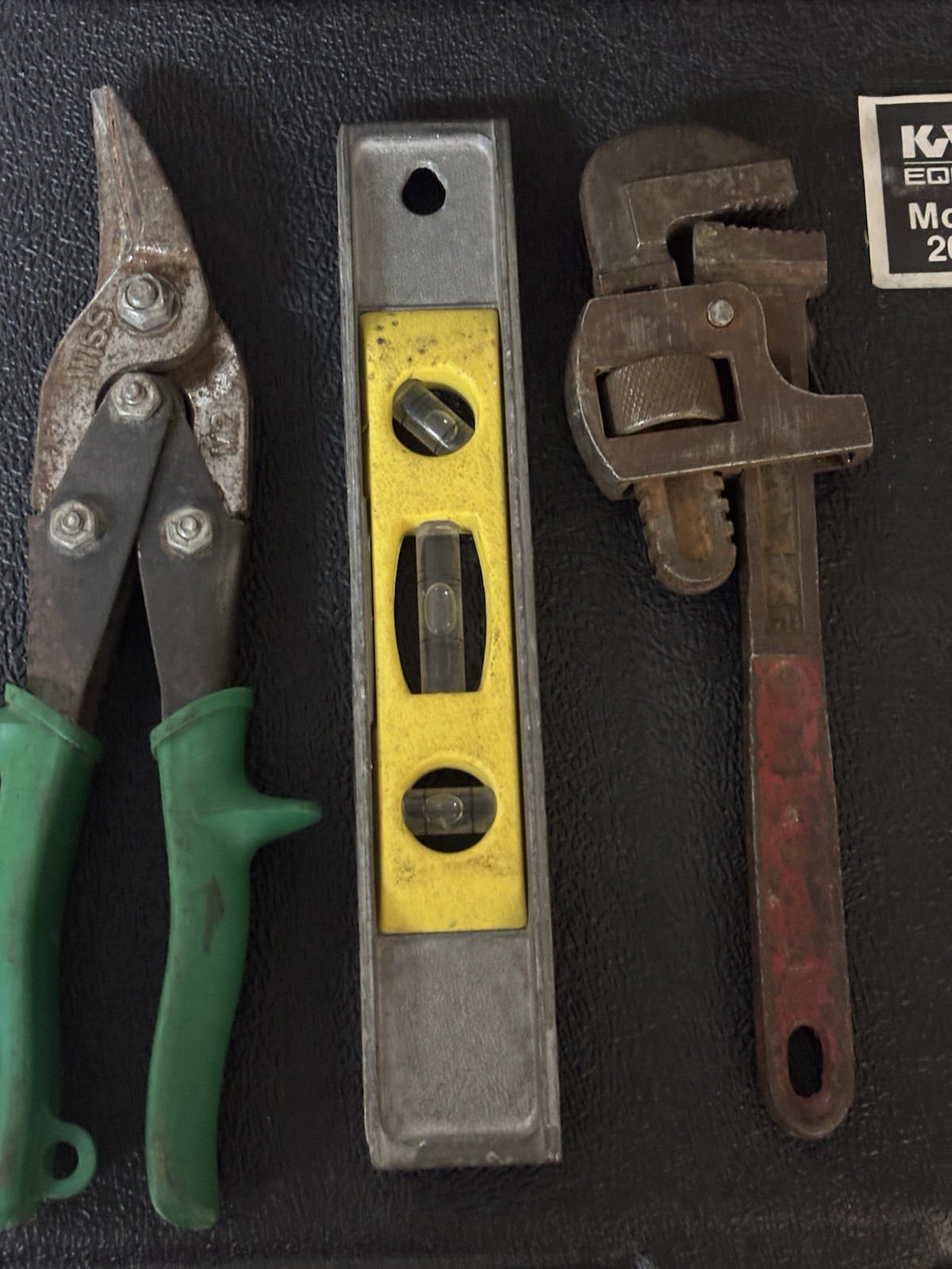 Steelcraft Pipe Wrench 10″ West Germany, Wiss Tin Snips And Stanley Level