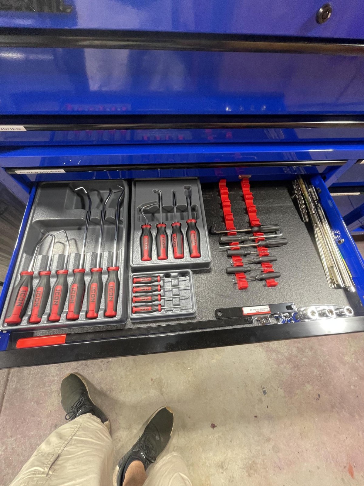 Full sized professional tool box -US General 56×22 Roller Cabinet – BLUE