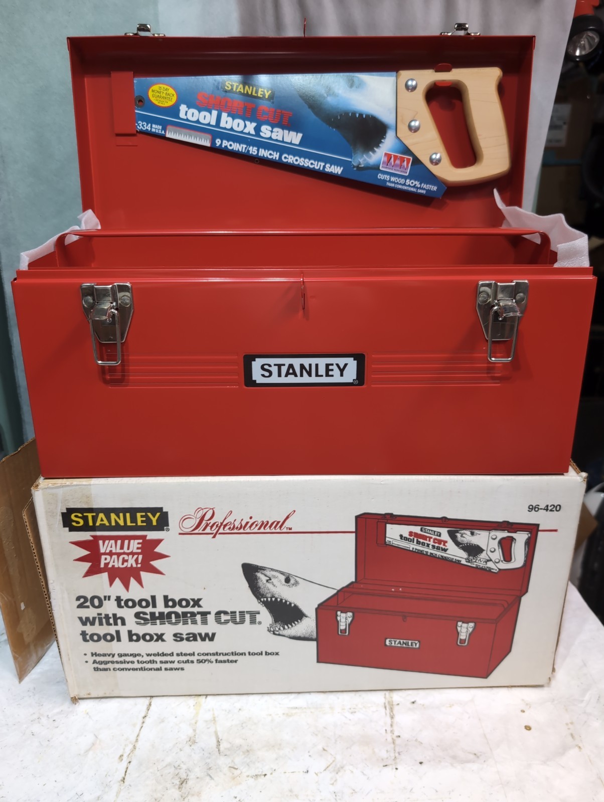 STANLEY USA NOS 96-420 Tool Box Vintage Chest w/ Short Cut Tool Box Saw 20” NEW