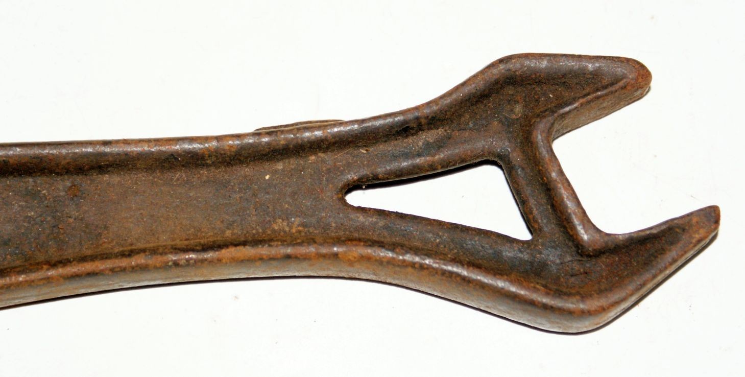 E39 BATEMAN MFG Cultivator Farm Implement Wrench Tool Old Vintage Unusual