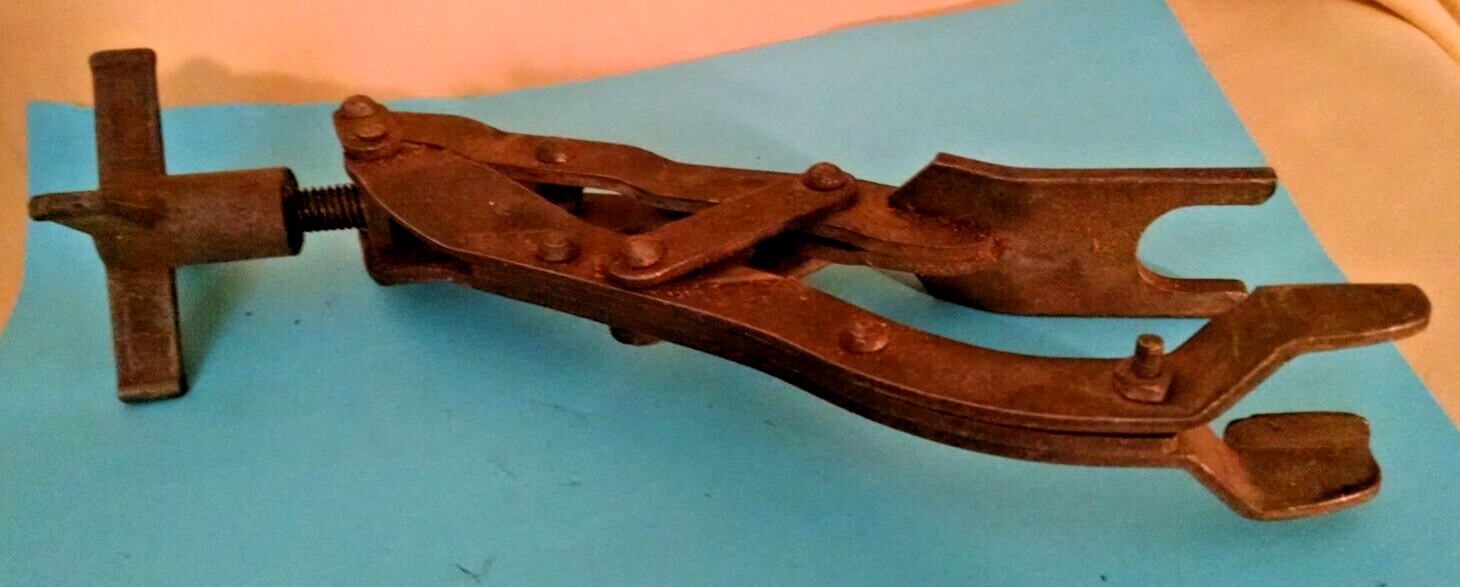 VALVE LIFTER SPRING COMPRESSOR OWATONNA TOOL CO MN A150 MADE USA VINTAGE TOOL.
