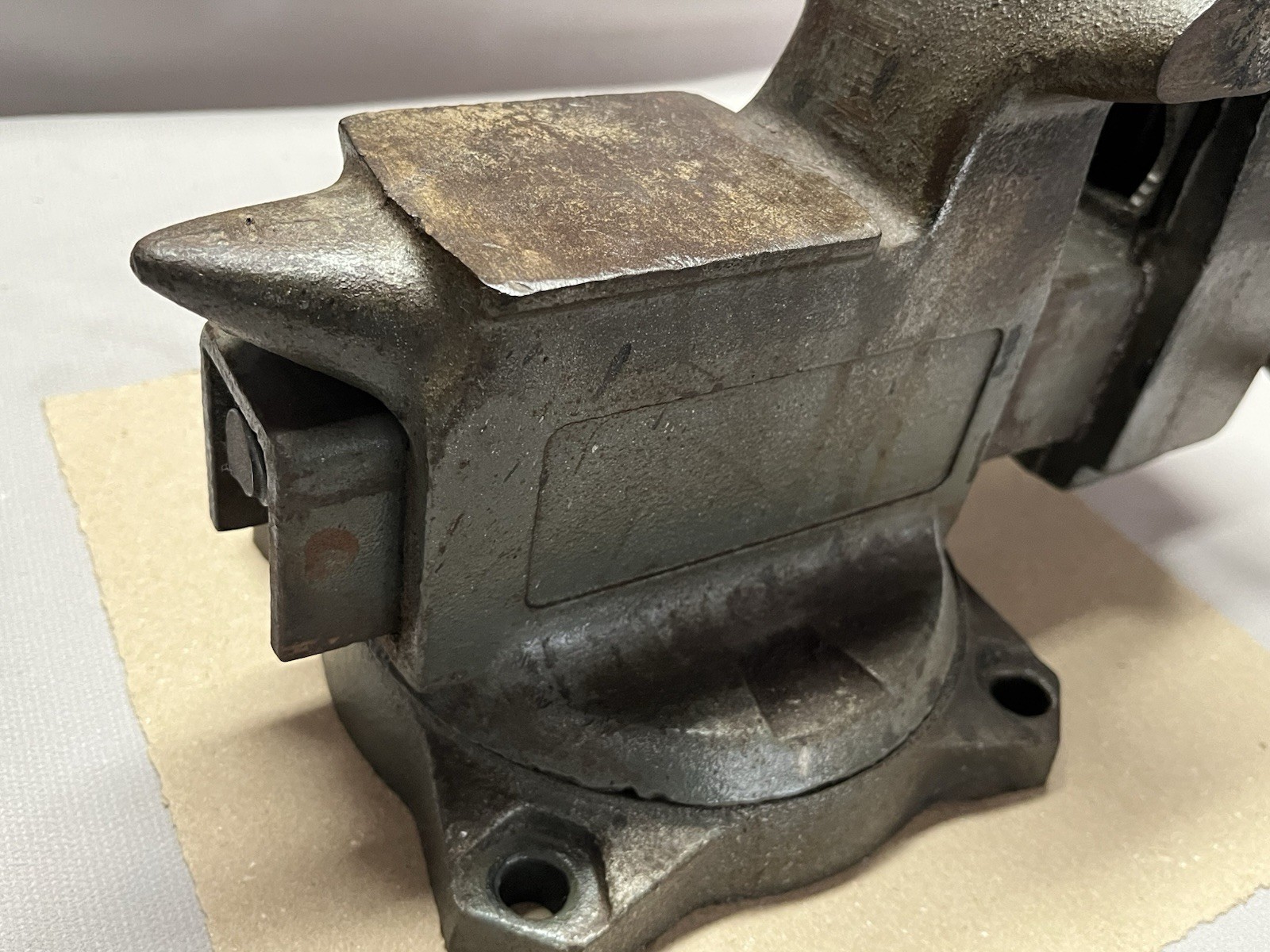 WILTON 1644 4″ Mechanics Vise – Made in USA – Pipe Clamp Anvil