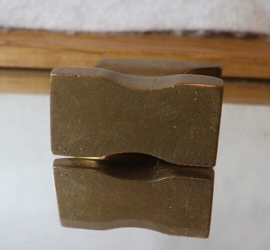 SCARCE TRUE VINTAGE MINATURE SOLID BRASS ANVIL 1-7/8″ BY 7/8″ NICE CLEAN PIECE