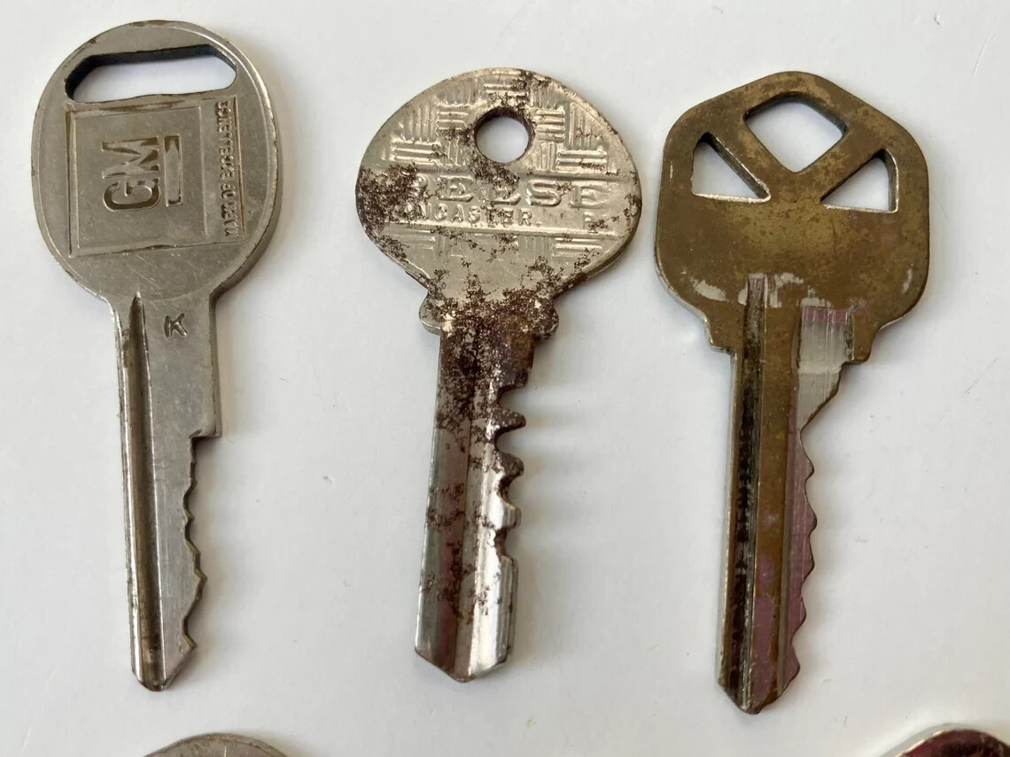 13 VTG Keys Crafting Used House Auto Car for Charms Journals Jewelry Making