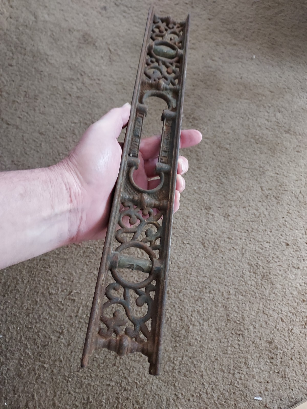 Antique DAVIS PATENT M.W. ROBINSON CO BROOKLYN NEW YORK CAST IRON 18″ LEVEL No 8