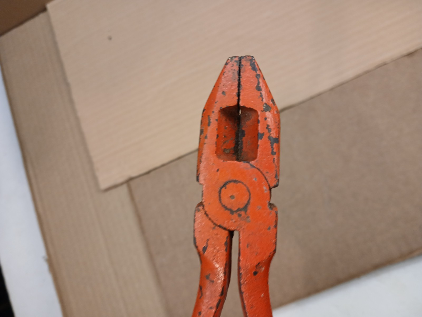 Vintage Unbranded Linemans Pliers/Side Cutters 7-3/8″ Long Pre-Owned Please Read