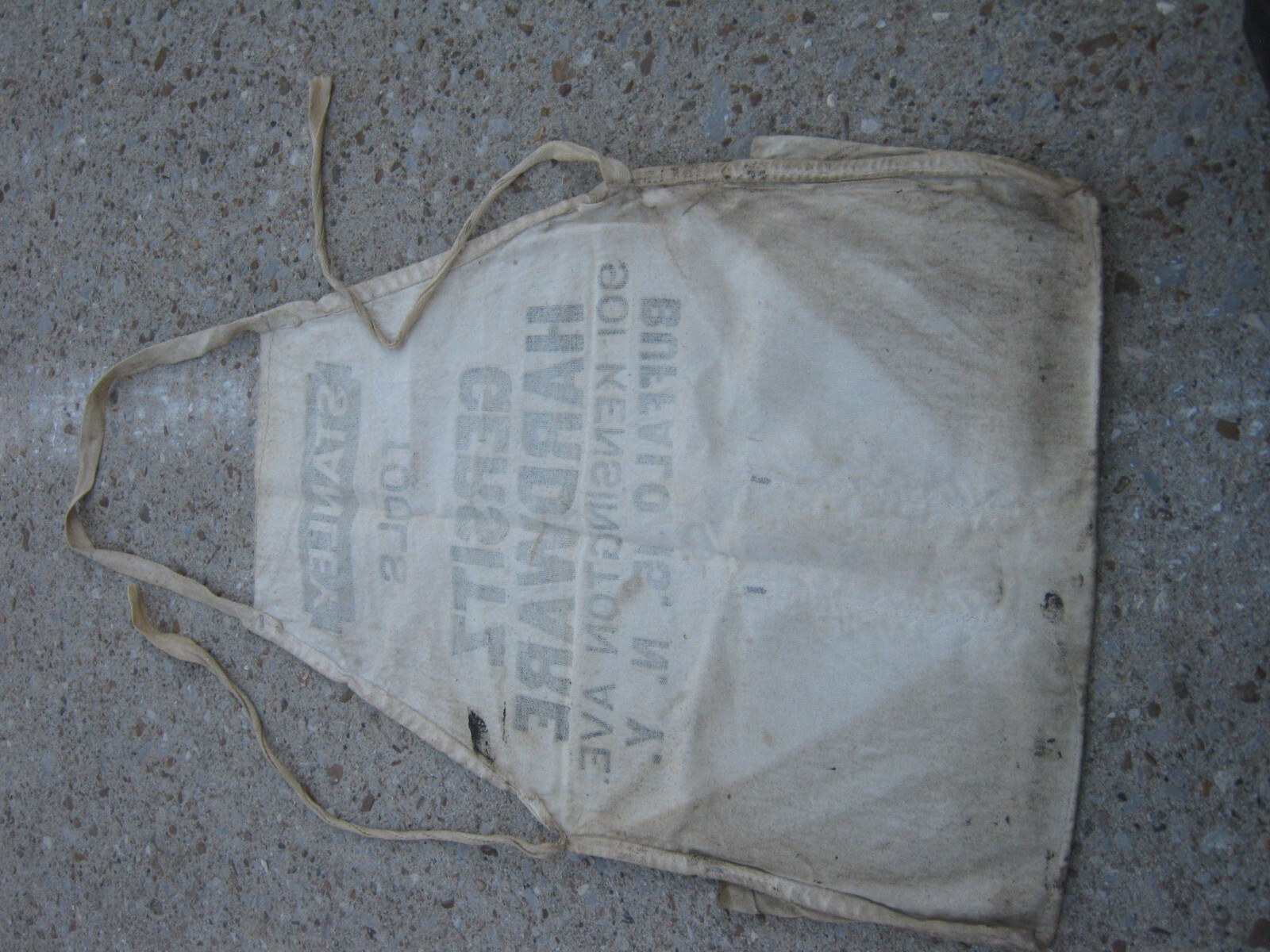 Vintage Carpenter’s Nail Apron Cloth GERSITZ HARDWARE Kensington Buffalo N.Y.