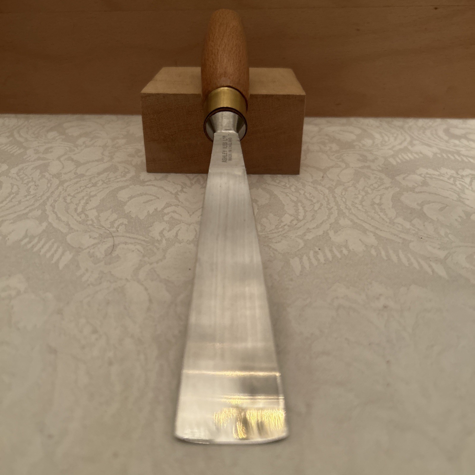 Ashley Iles # 3 / 32mm 1.25’ Straight Allongee Carving Gouge