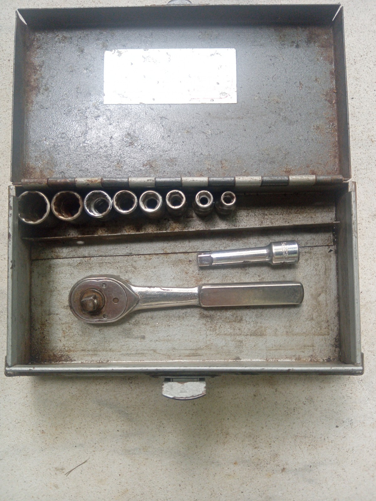 Vintage Armstrong 1/4″ ratchet 8 1/4″ sockets & Metal Box No 10-901