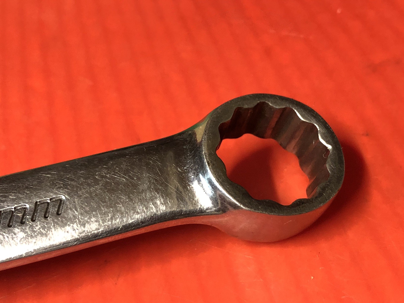 Snap on USA SOEXM19 Metric 19mm Flank Drive Combination End Wrench.