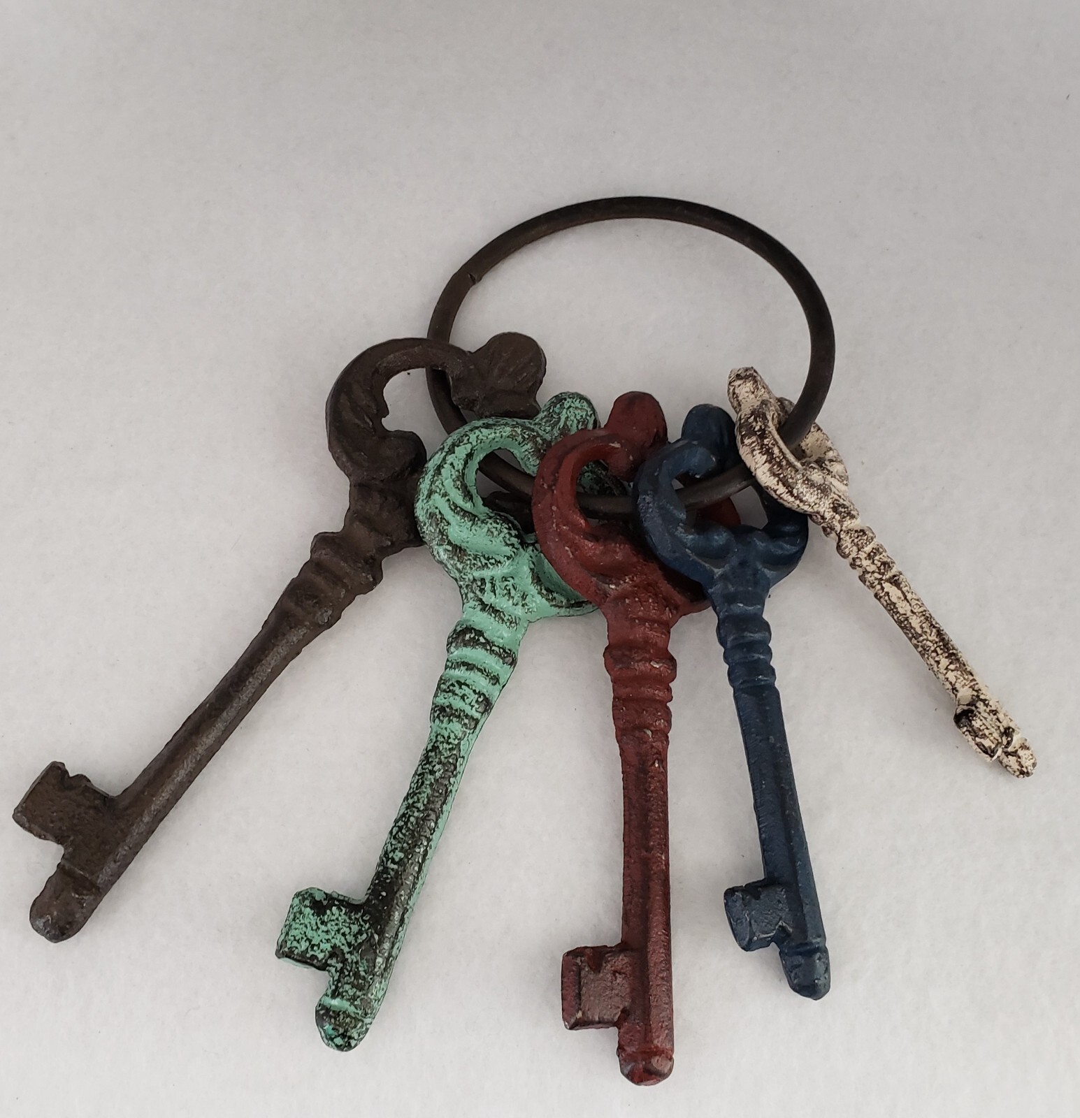 5 Metal Hanging Decorative Keys Victorian Skeleton Church Style Shabby Chic