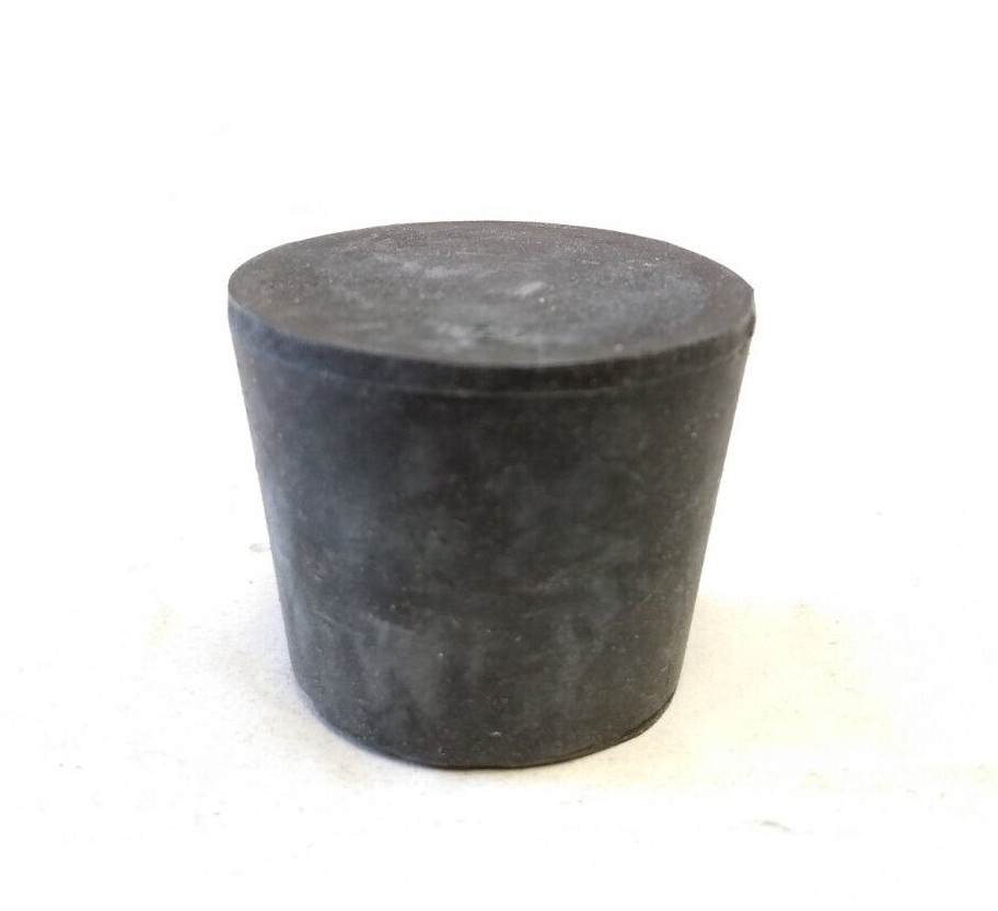 RUBBER STOPPER – SIZE 6 – TOP: 32 MM, BOTTOM: 26 MM, LENGTH: 25 MM, (97 PC, NEW)