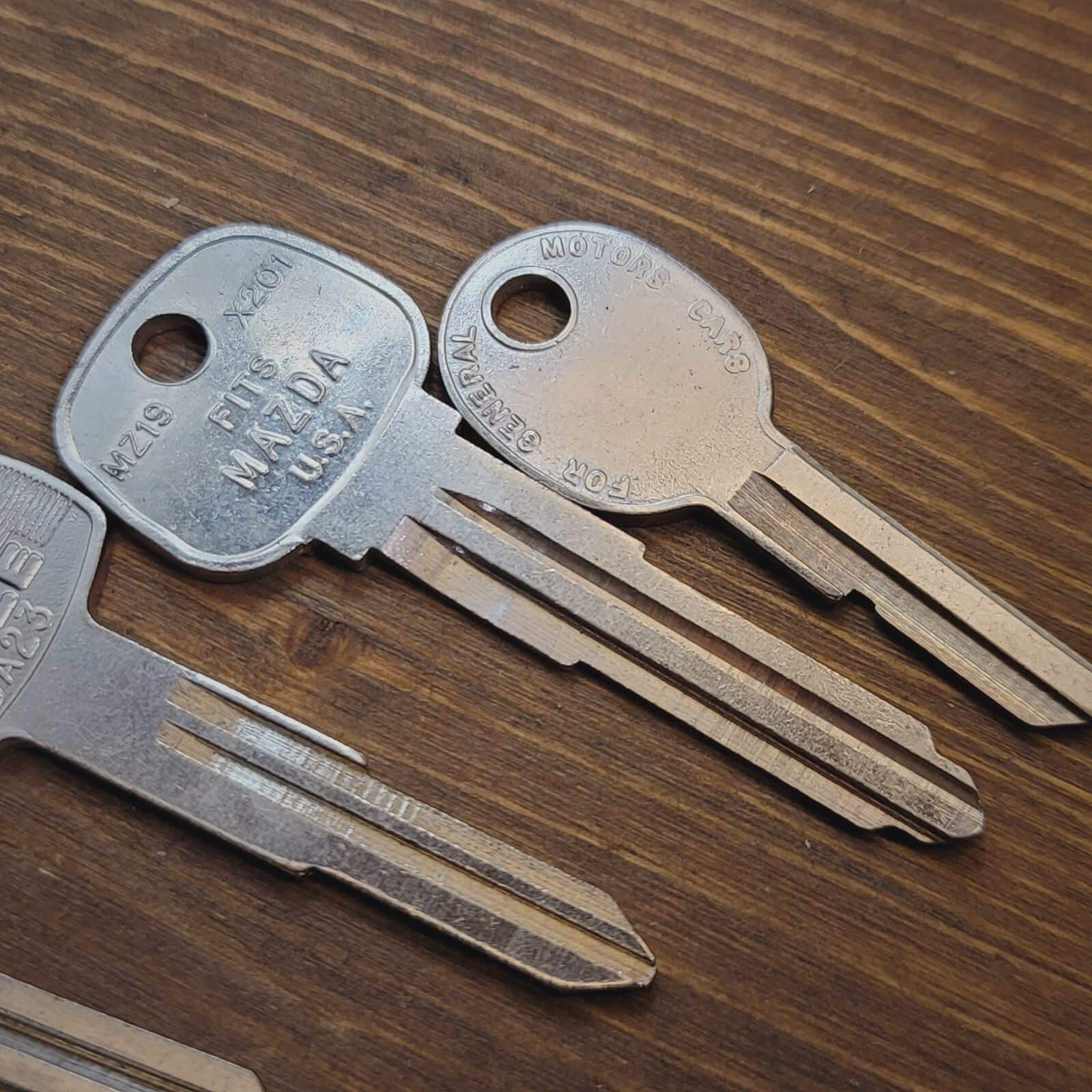 Lot of 5 VTG Car / Automobile Key Uncut Keys Ford, Ilco, Mazda, Datsun, Taylor