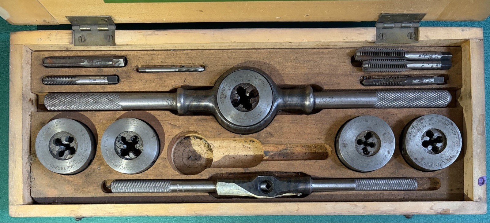 Vintage Mayhew Screw Plate Set No. 420 Tap and Die Set in box 1/4″-1/2″, Missing