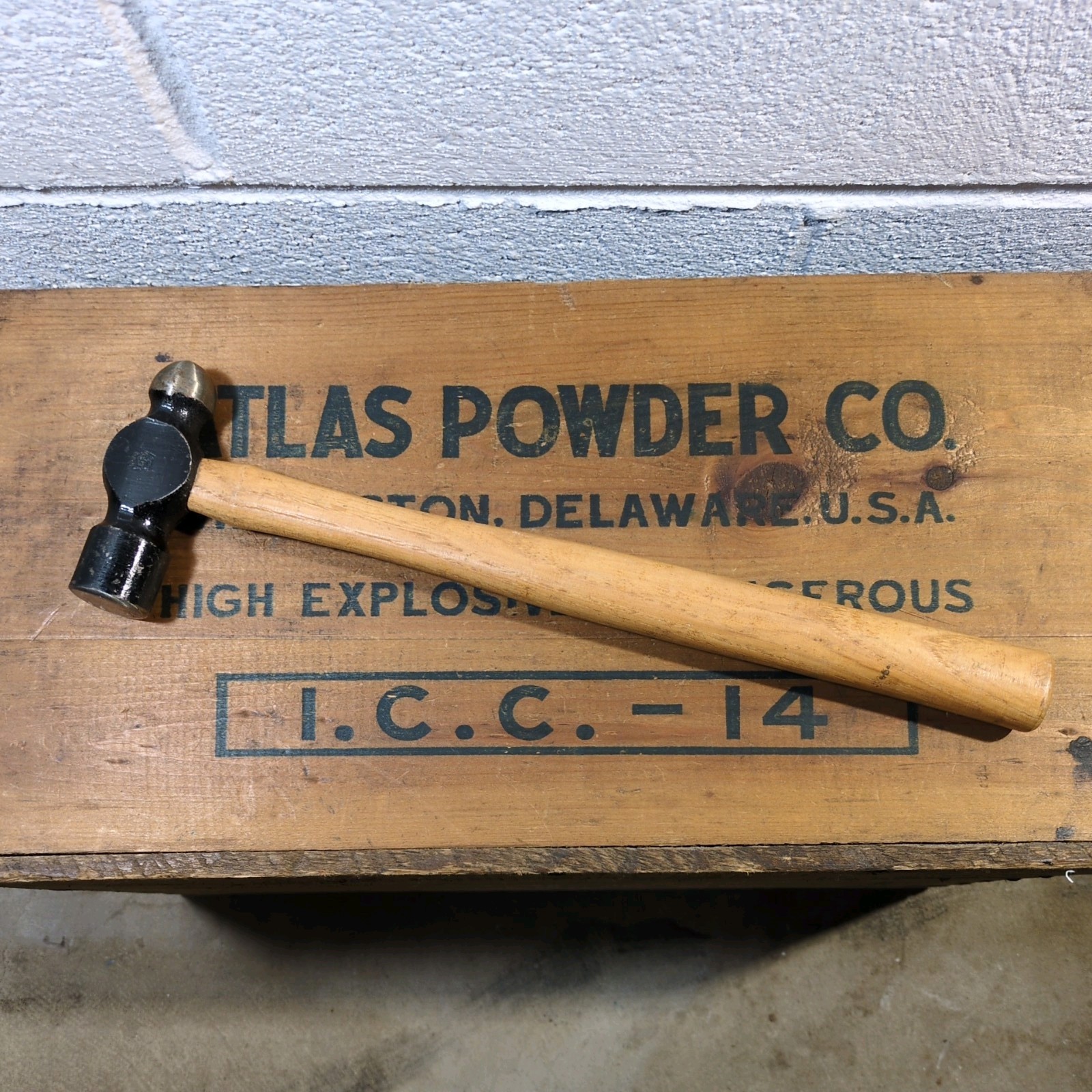 Vintage Germantown Tool Works USA “Extra Fine” Wood Handle Ball Peen Hammer 10oz