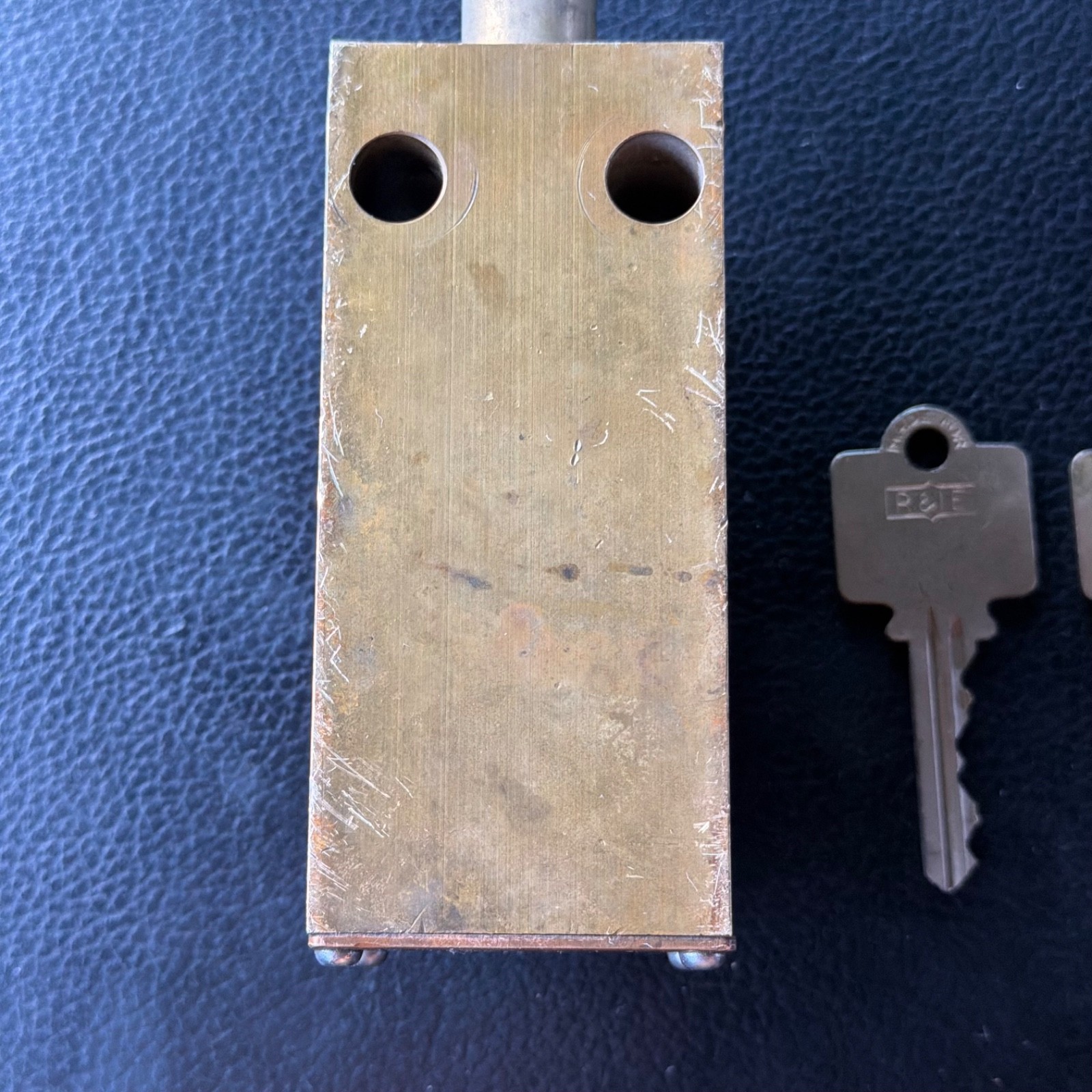 R&E Kirk Interlock KS-5767-L2 Yale RE1202 Trapped Key Lock w/ 2 Original Keys