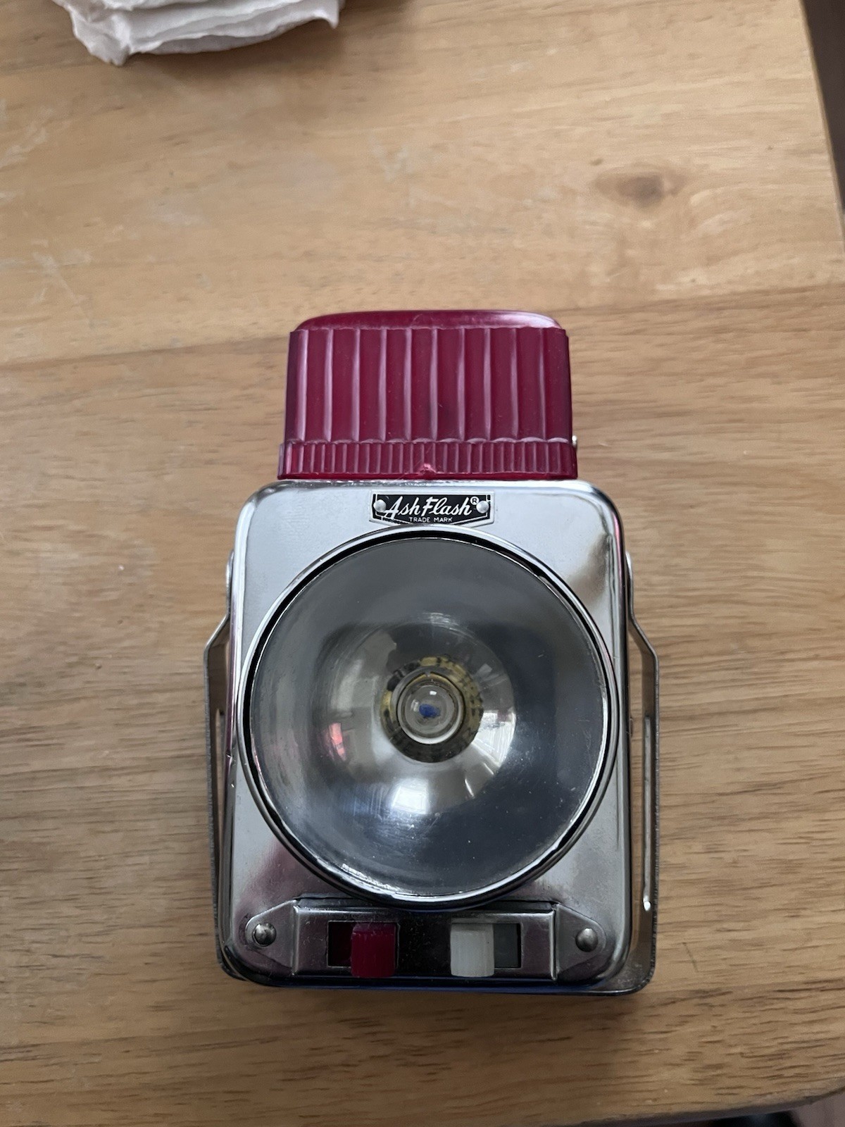 LL-26C Ash Flash Ashflash Flashy Lantern Style Flashlight Made In Hong Kong NOS!