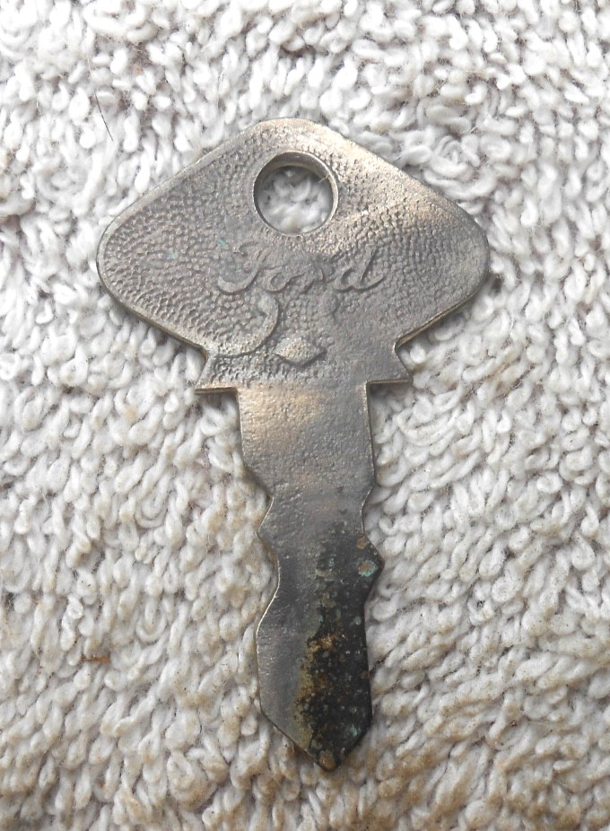 Vintage Ford Model T #67 Key