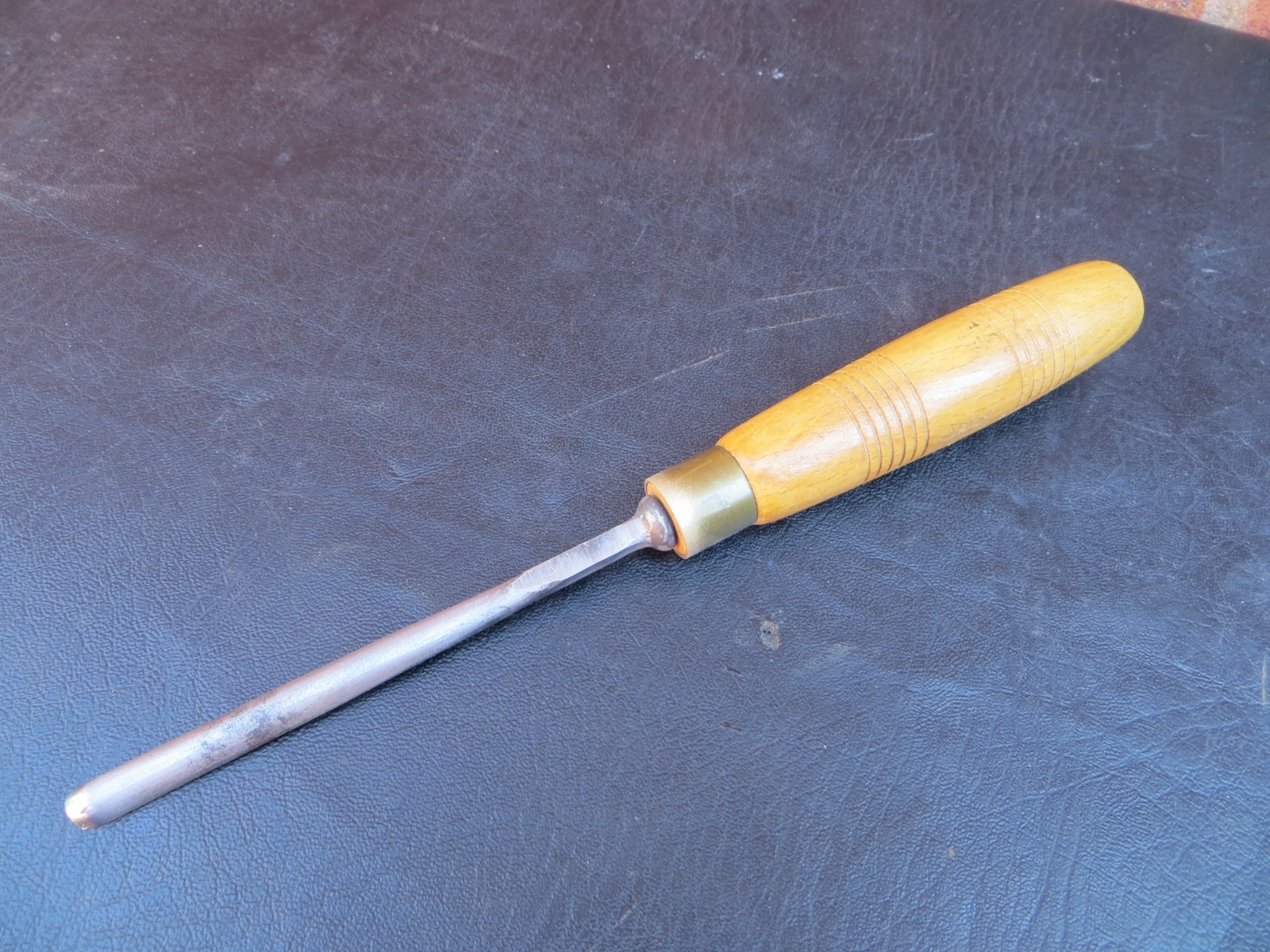 Vintage Carving Gouge – Sweep 9, 7 mm Wide