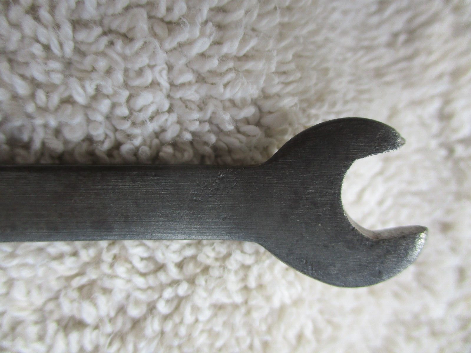 USMC UNITED SHOE MACHINERY CORP #439H OPEN END WRENCH 5/16″ X 1/4″ MADE IN USA