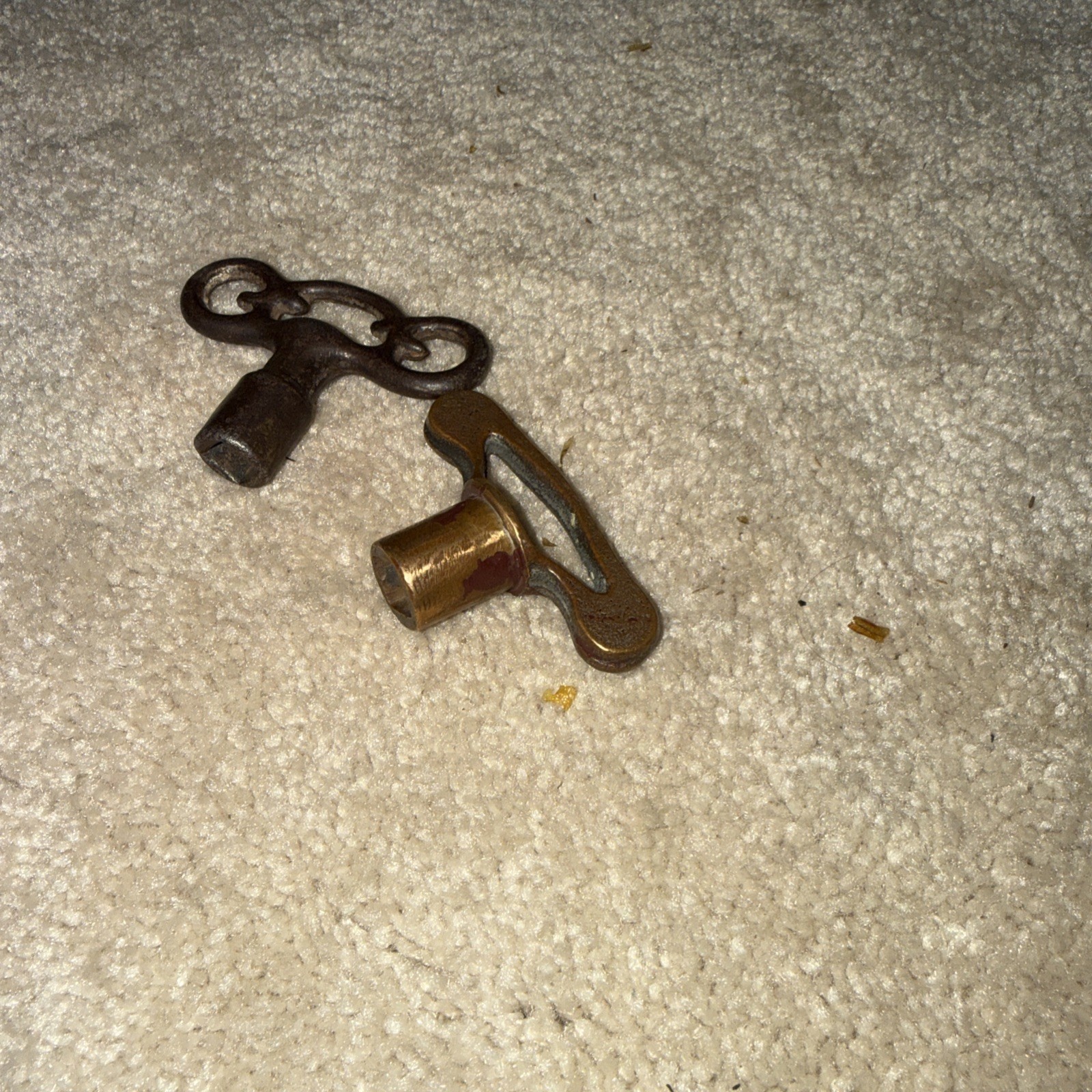 Antique Brass Winding Keys For Clock, Heat Radiator Or Water Valve? Square Hole