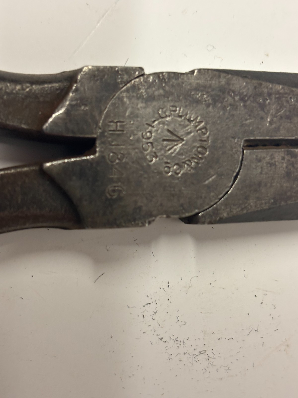 VINTAGE MILITARY ISSUE C.PLUMPTON 6-1/8″ 1953 COMBINATION PLIERS.