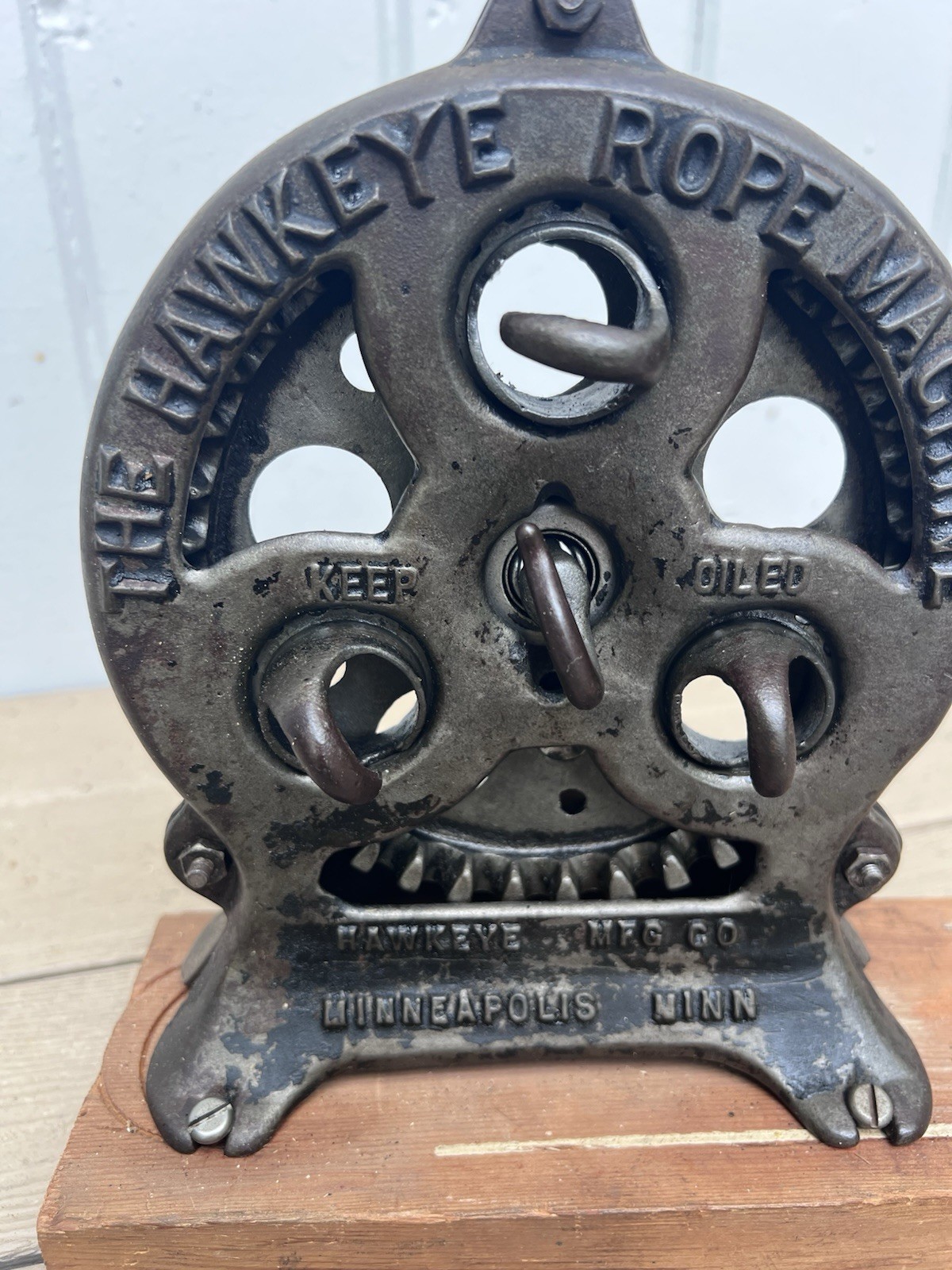Vintage Hawkeye Rope Machine Cast Iron Hand Crank Minneapolis Minnesota