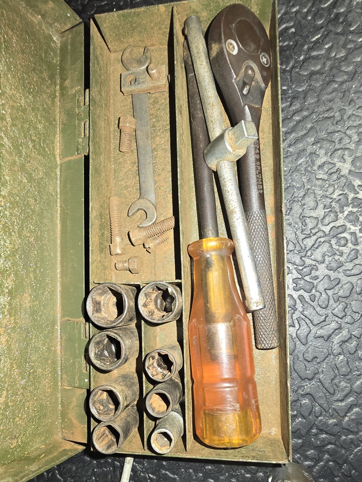 Rare PLOMB TOOLS 1/4″ Tool Set With War Finish Ratchet Excellent Condition.