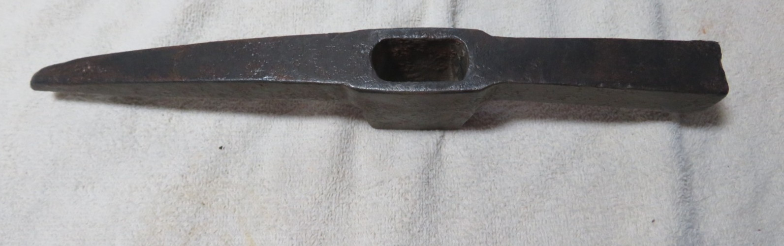 Vintage. WARWOOD MINERS PICK AXE HEAD Chipping Hammer Coal, 12″ 2 3/4LBS.