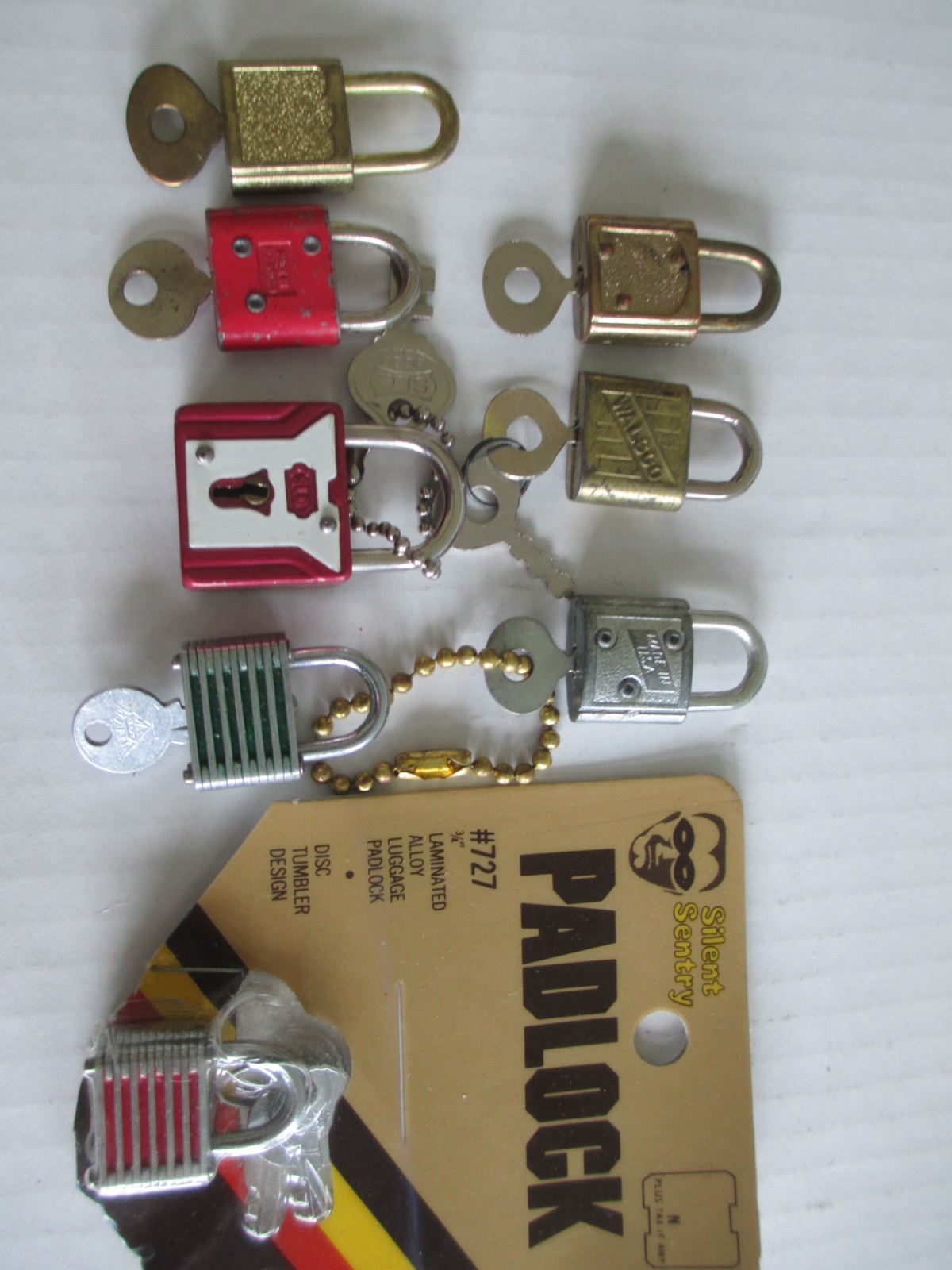 Vintage Lot of 9 old Luggage Locks with Keys A18