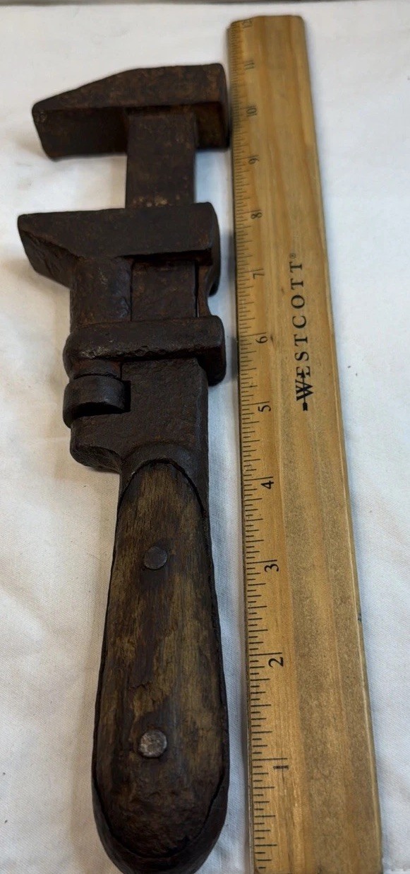 10″ Vintage Adjustable Pipe Wrench Wood Handle