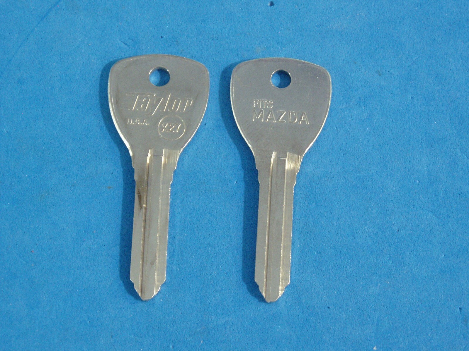 TWO CLASSIC MAZDA KEY BLANKS LOCKSMITH VINTAGE AUTO MZ10 X27