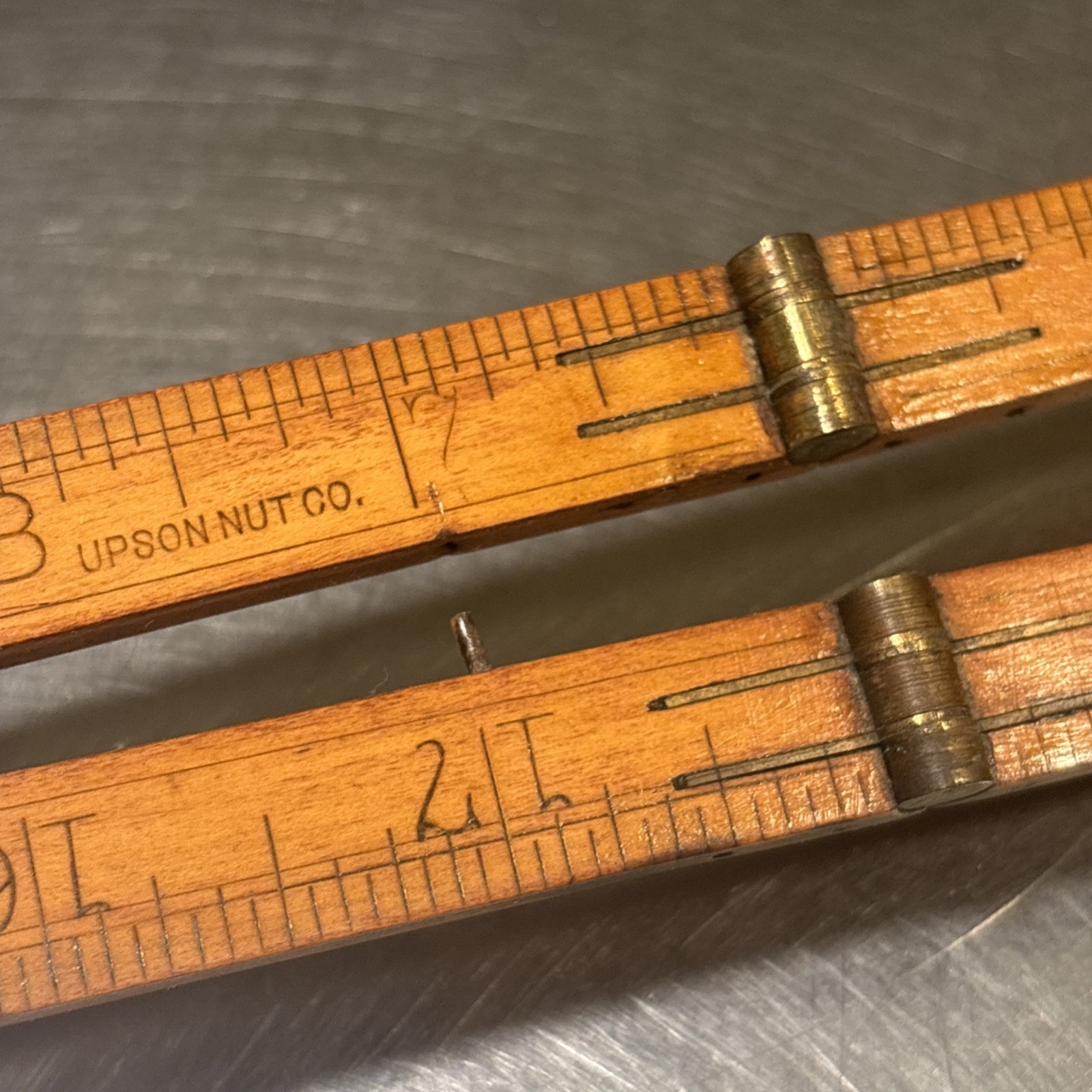 Antique UPSON Nut Co No 61 Boxwood Wood Brass Folding Carpenters Ruler 24″