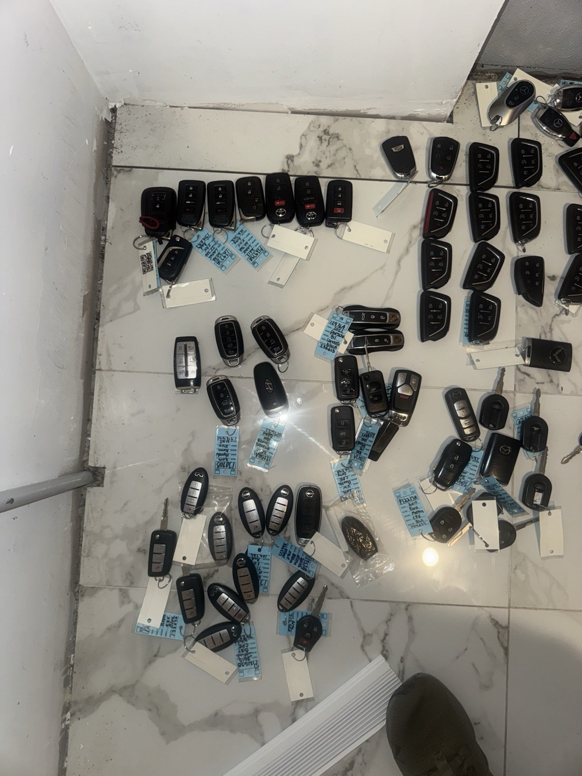 Lot Of Car Keys BMW, Chrysler, Mercedes Benz, Infinity, Hyundai, Ford Mustang
