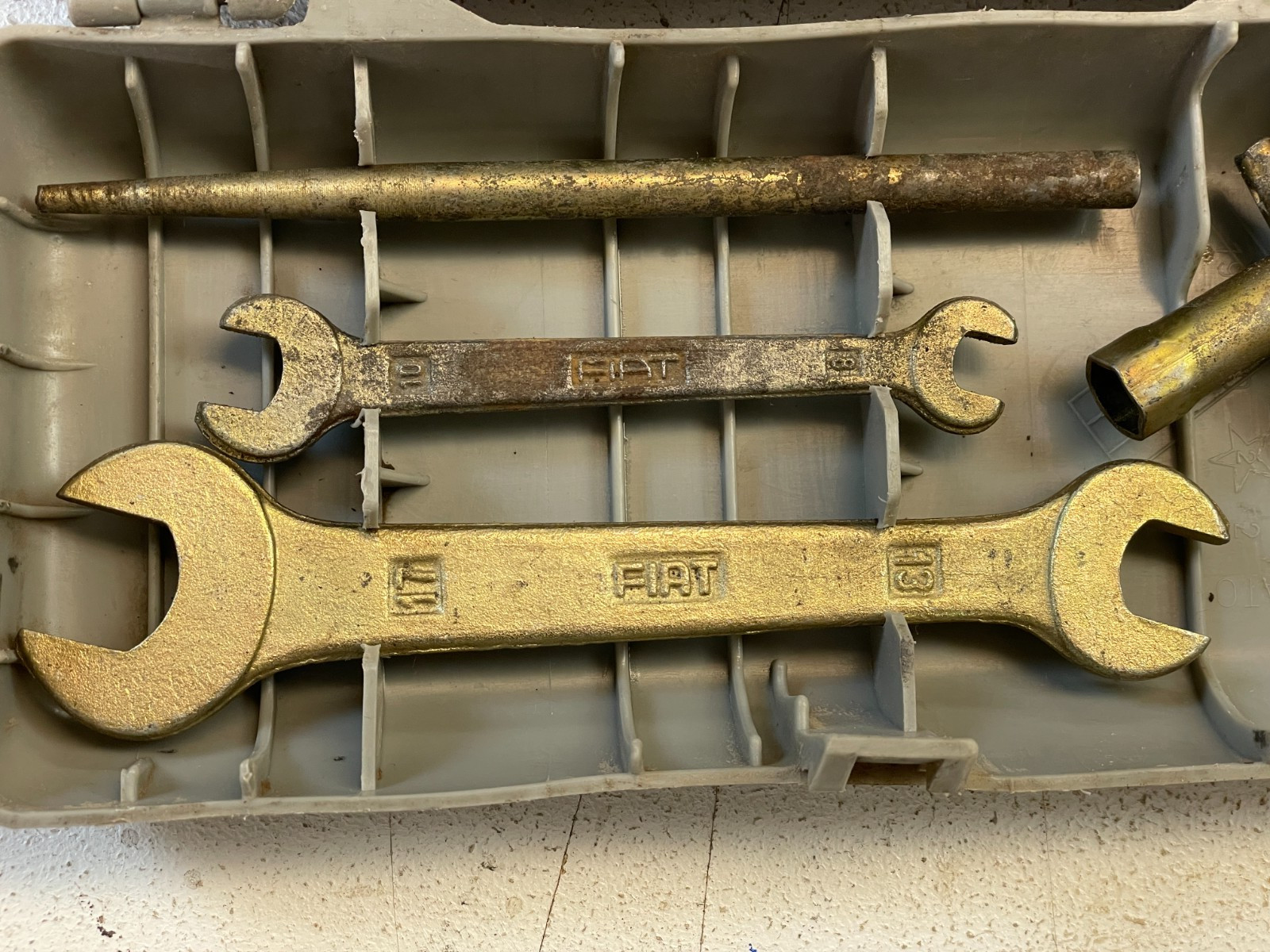 Vintage Fiat 124 Tool Kit 1960s–70s Original Factory Case Not Reproduction