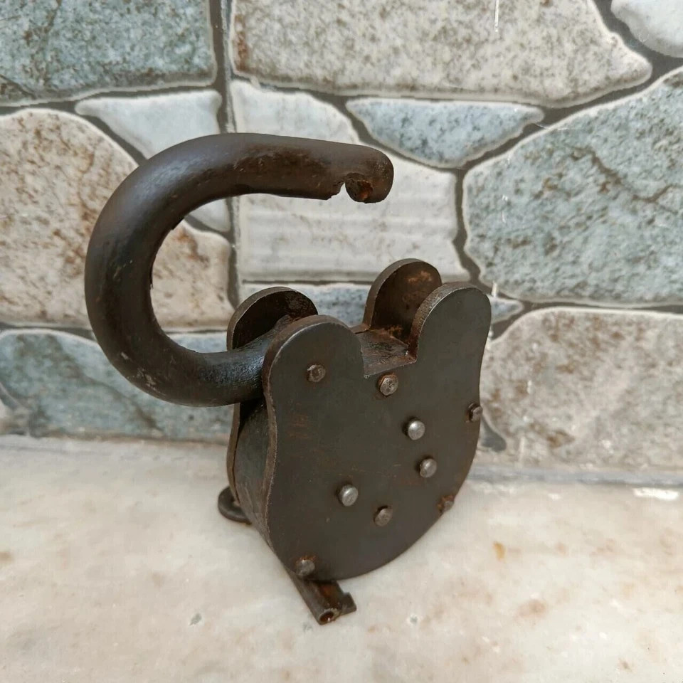 Tomestone Arizona Territory 4″ Cast Iron Door Lock Antique Finish Padlock