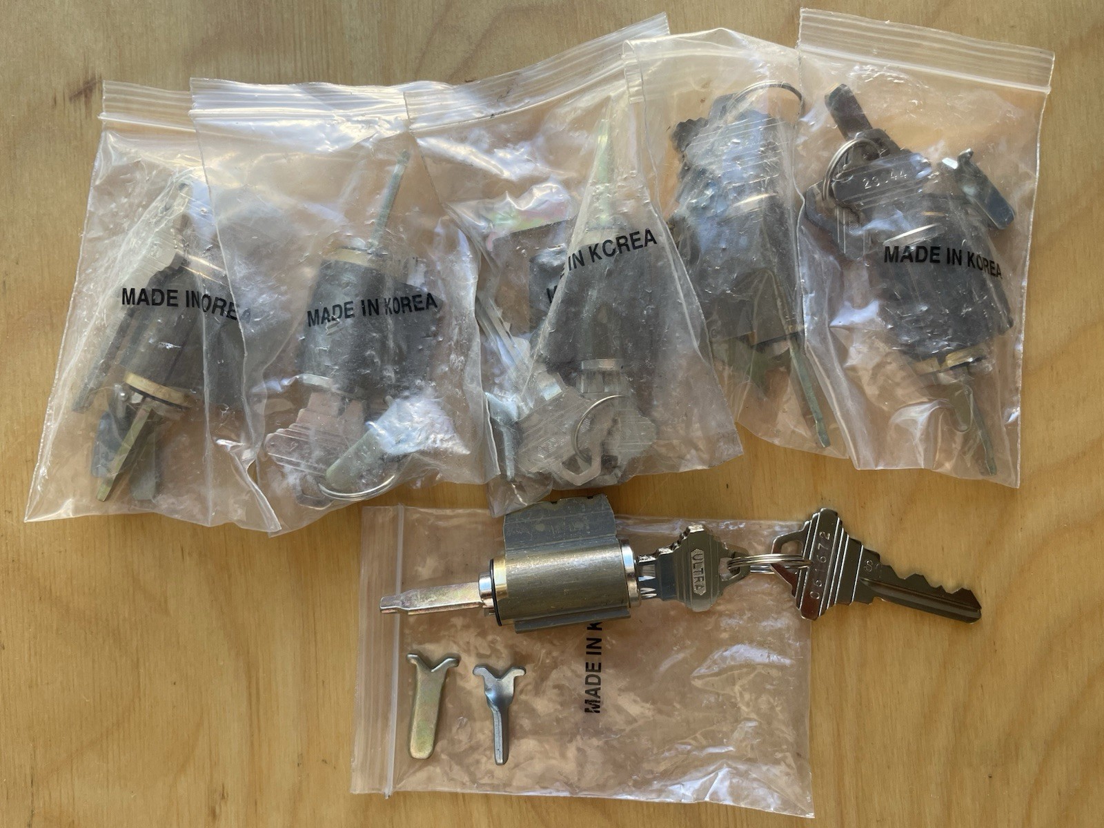 Ultra Hardware KIK Cylinders. Lot Of 6. Bottom Lug Type. SC Keyway. Keyed Diff.