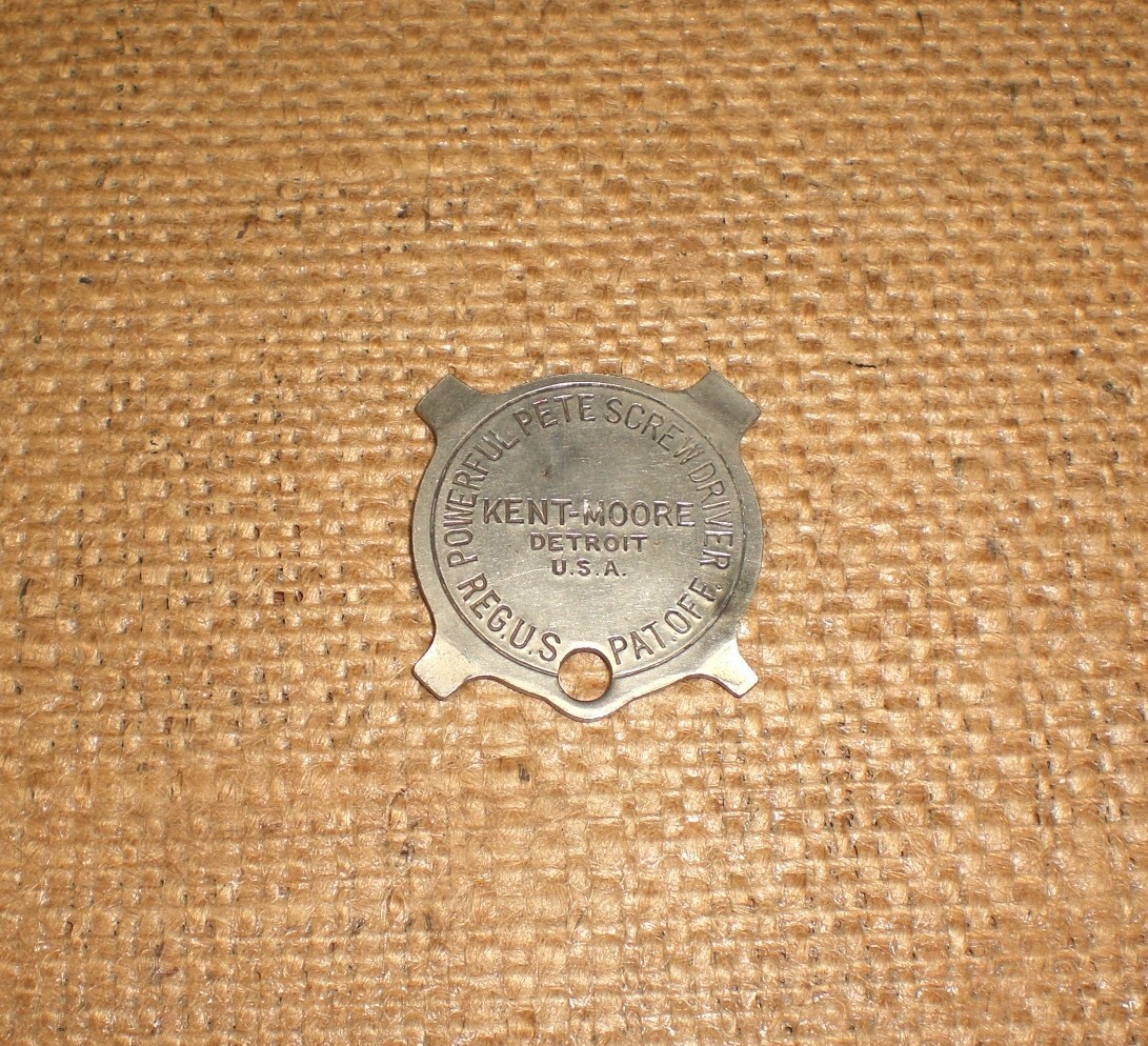 VINTAGE KM KENT MOORE TOOLS MINI KEY CHAIN SCREWDRIVER POWERFUL PETE DETROIT USA