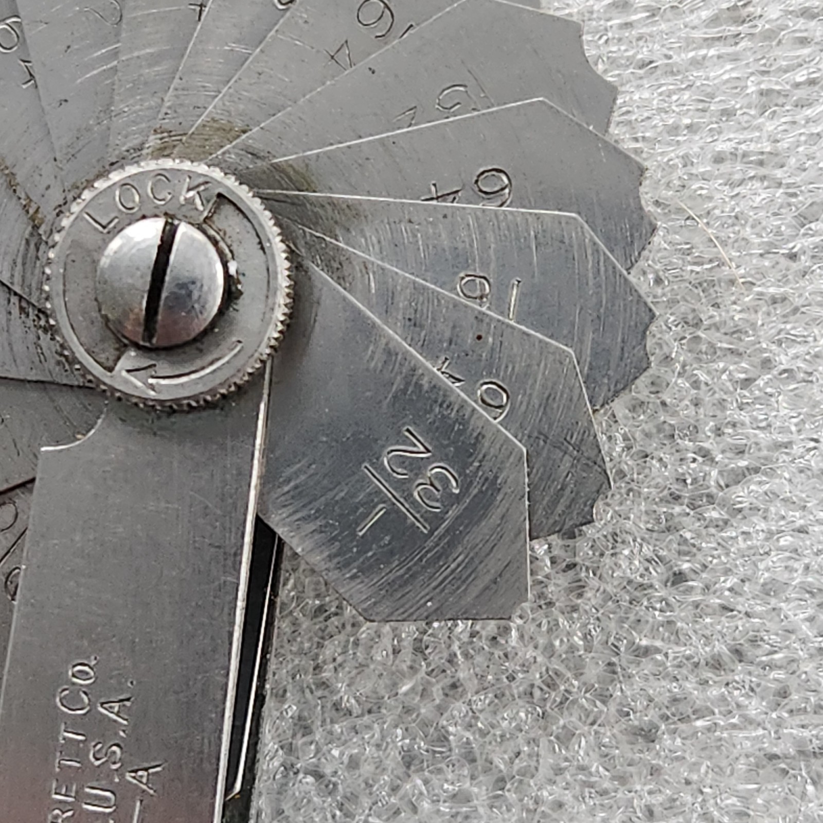 The L.S. STARRETT No. 178 A RADIUS FILLET GAGE MACHINIST TOOL. USA
