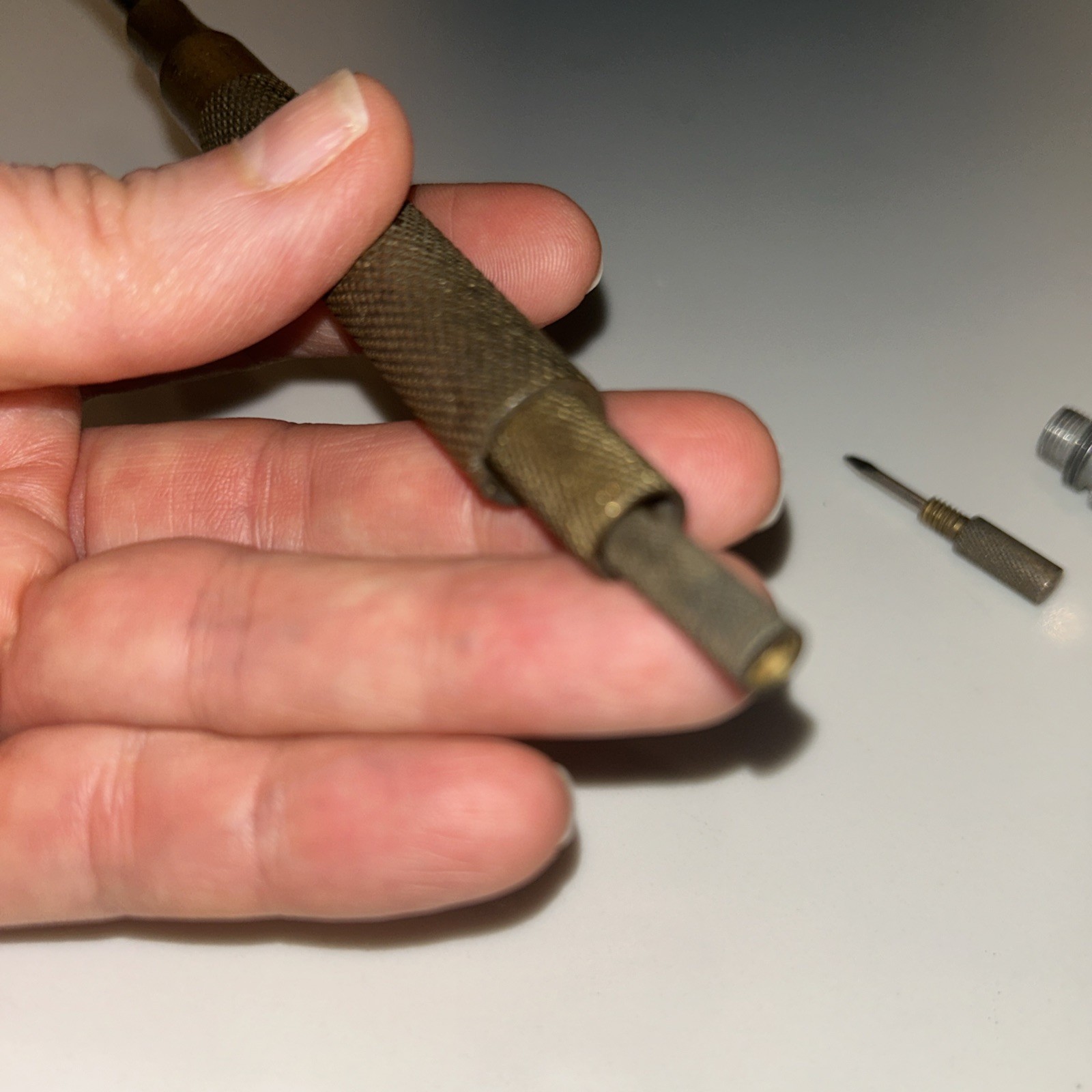 VINTAGE FREY 1950’s – 1960’s 4 IN 1 NESTING FLAT HEAD SCREWDRIVER SET