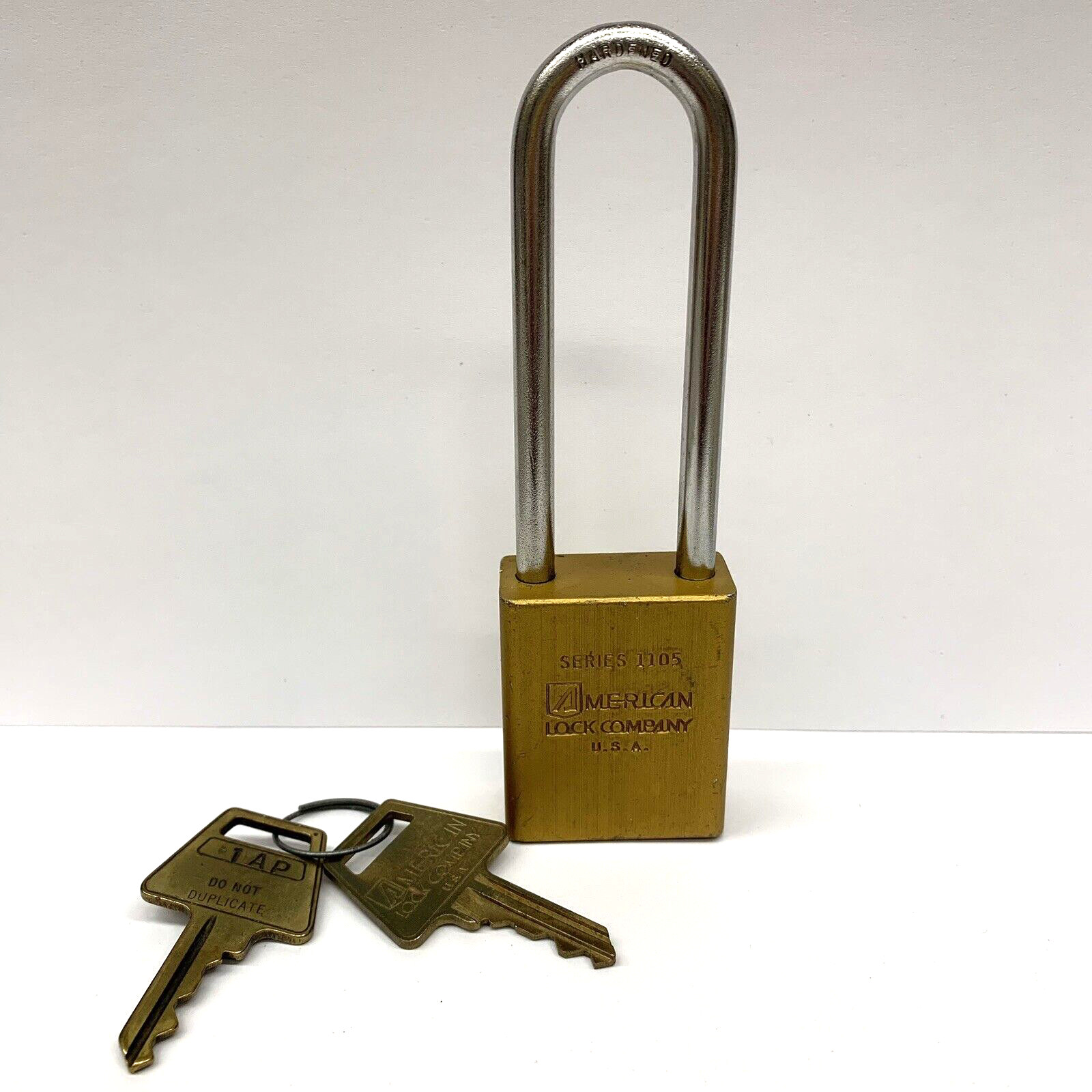 Vintage American Lock UFL Hardened Padlock Series 1105 W/ 2 Keys Gold Body USA