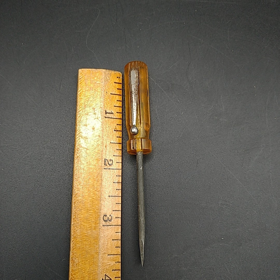 VACO Flathead Screwdriver Pocket Clip-on Associated Steel USA Yellow 3.5″ MCM