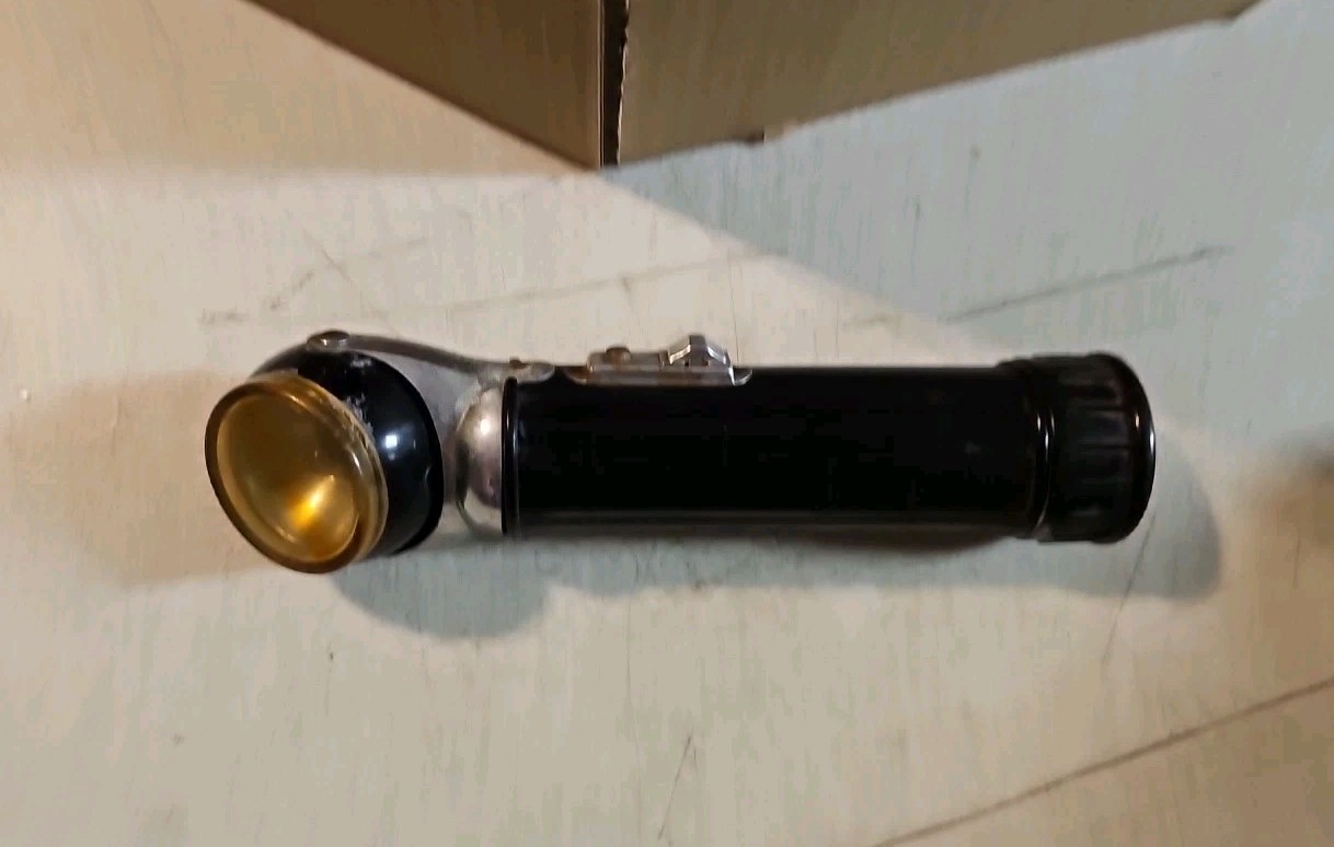 Vintage USALITE Swivel Head Tin Flashlight Torch Original USA 8” Untested