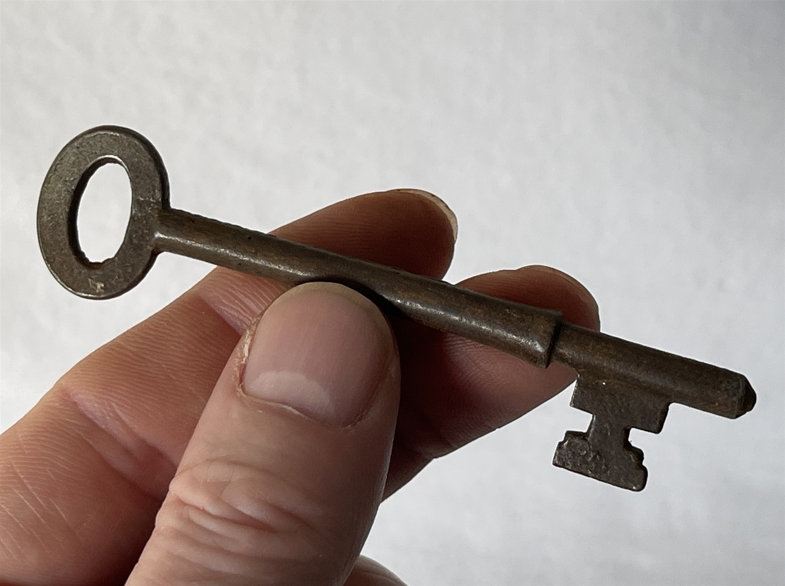 Vintage Antique Metal Skeleton / Ornament / Escape Room Key ~ 8.5cm Long #pC102