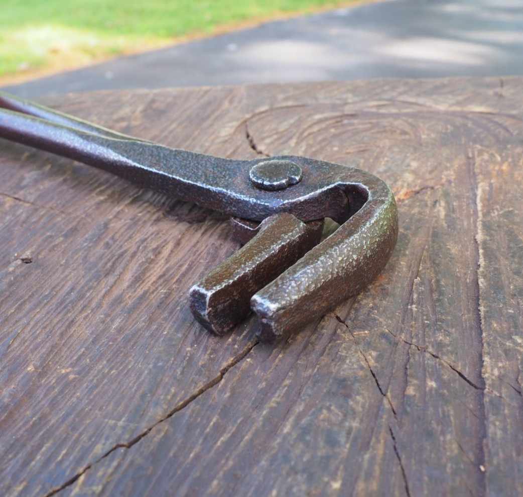 SWEET 19″ PICKUP “90 DEGREE” FORGING BLADESMITH KNIFE TONGS BLACKSMITH ANVIL