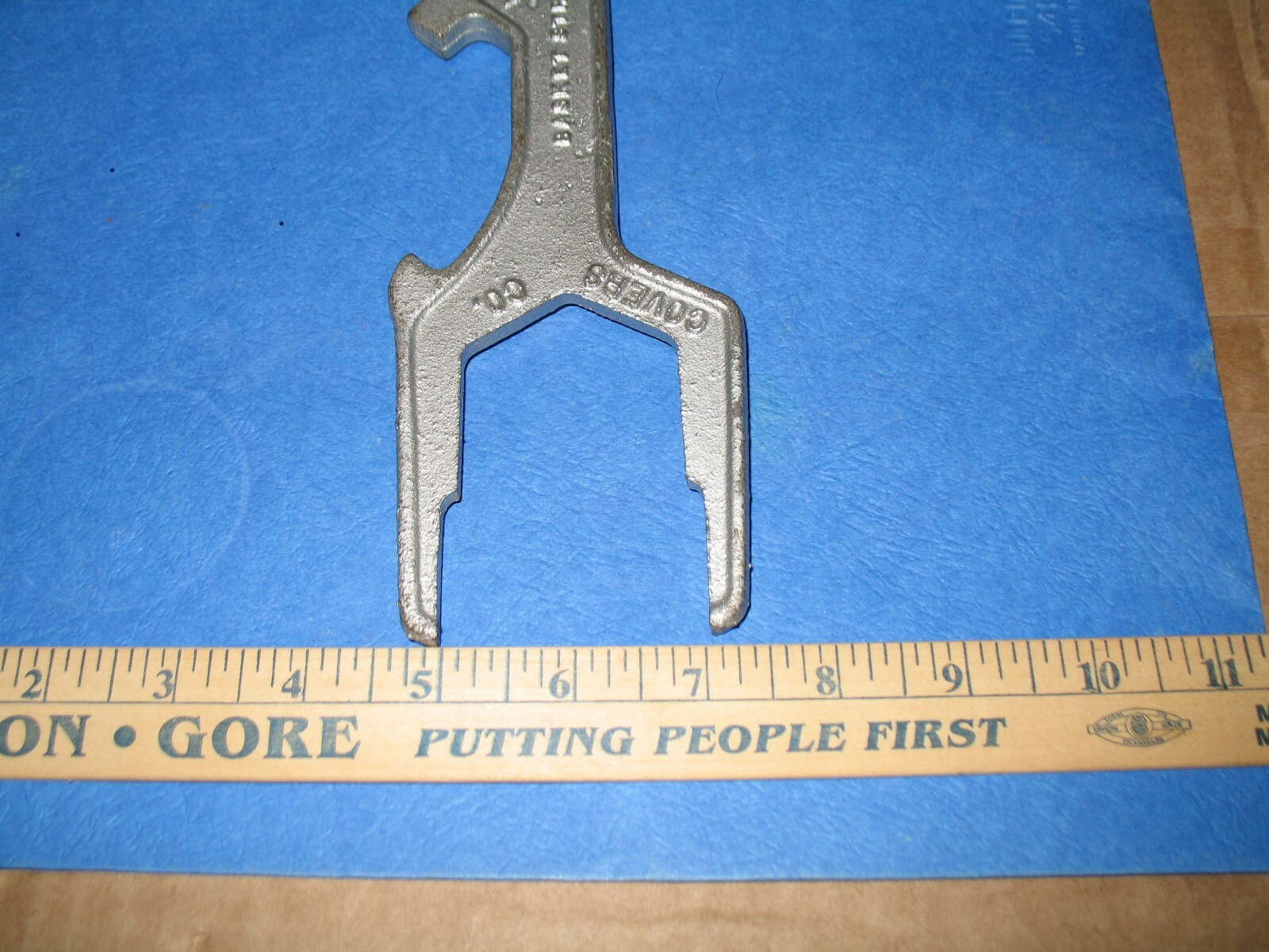 VTG FARM WRENCH MECHANIC COVERS CO DRUM BUNG WRENCH? PLUMBING? 4 N 1 COMBINATION
