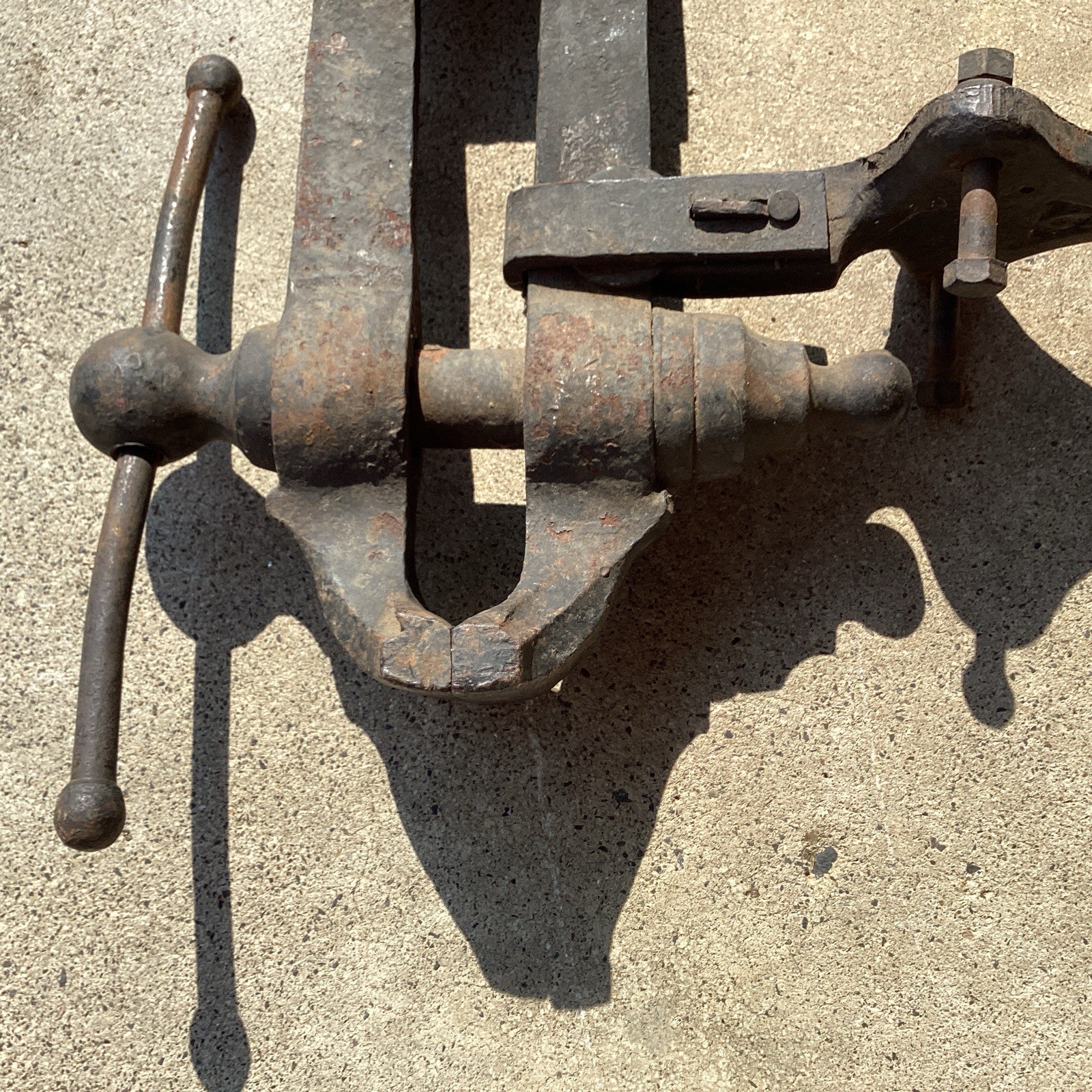 Antique Vintage Blacksmith Post Leg Vise Heavy Duty, Metal working 41” 50+ Lbs