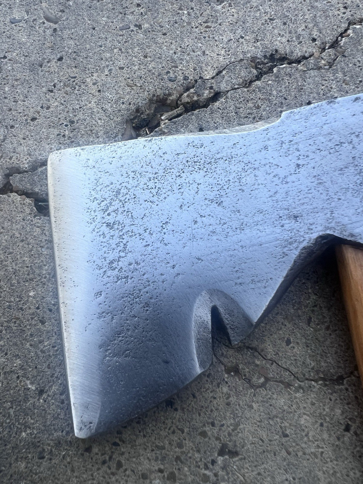 Bad-Axe Gentlemen’s Axe: True Temper Flint Edge Carpenter Axe w/ 12.5in Hickory