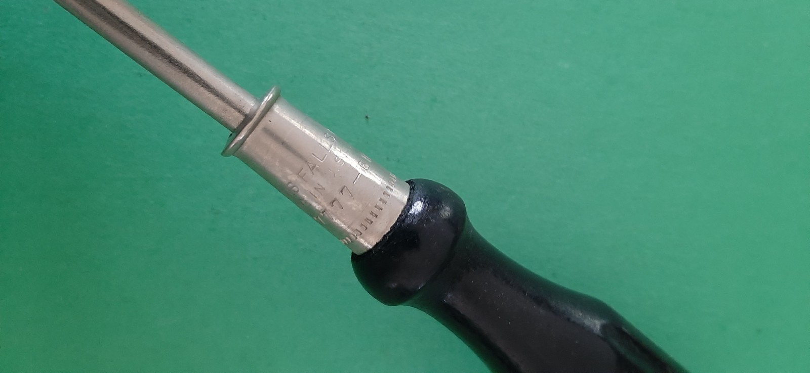 NOS Millers Falls no. 7777 6″ Black Wood Handle Slotted Flat Head Screwdriver 7A