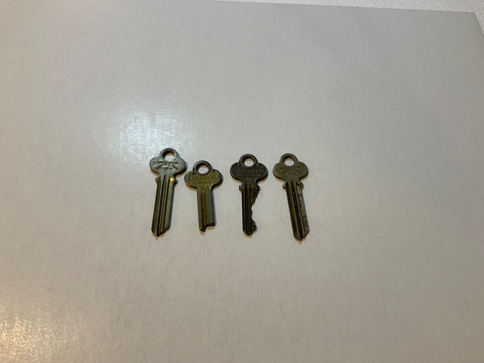 Lot of 4 Vintage Eagle Lock Small Cut Keys. Lot 9-A1